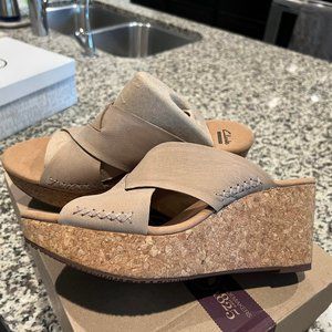 Clarks Women's Annadel Danae Wedge Sandal - TAUPE Size 11